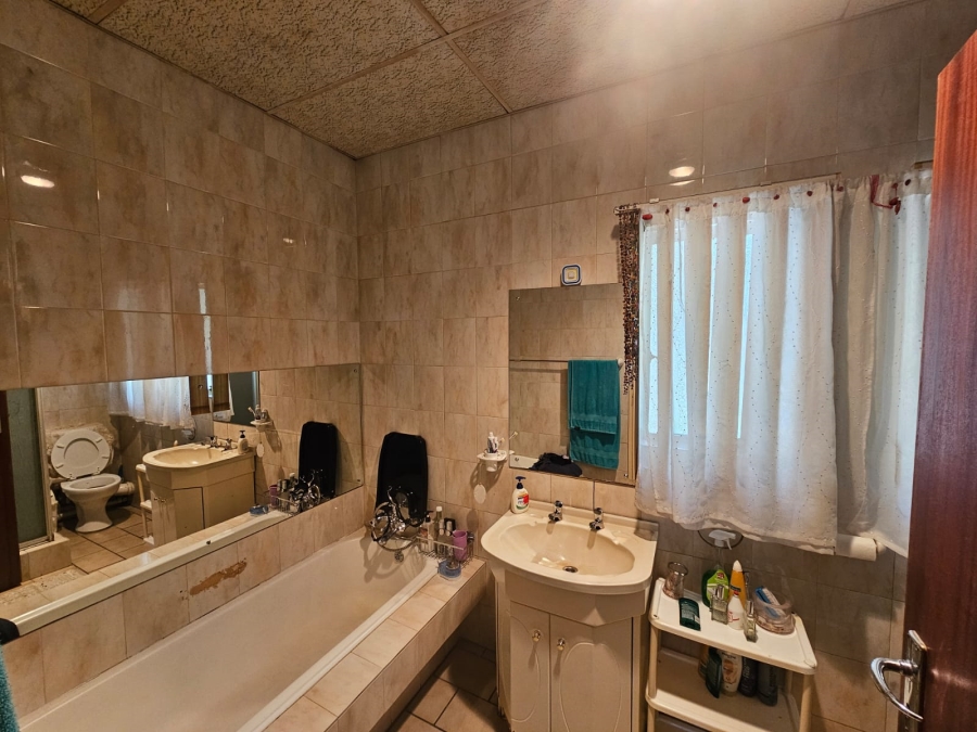 5 Bedroom Property for Sale in Dagbreek Free State